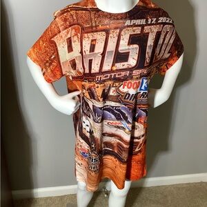 Men’s Medium Bristol Motor Speedway Food City Dirt Race Short Sleeve Shirt